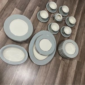 CASTLETLON kitchen tableware and coffee cup set. Made in USA